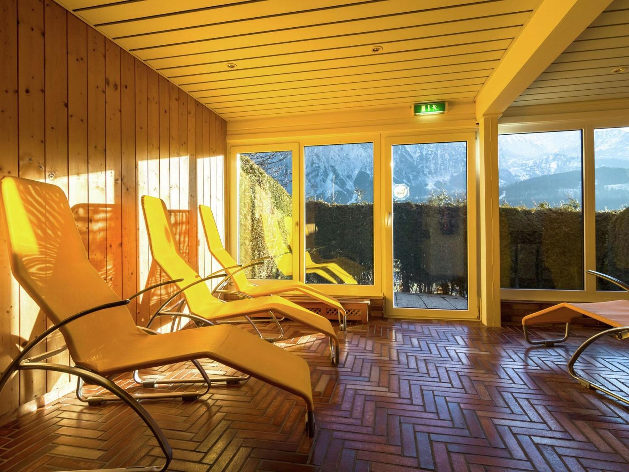 In With Sauna
